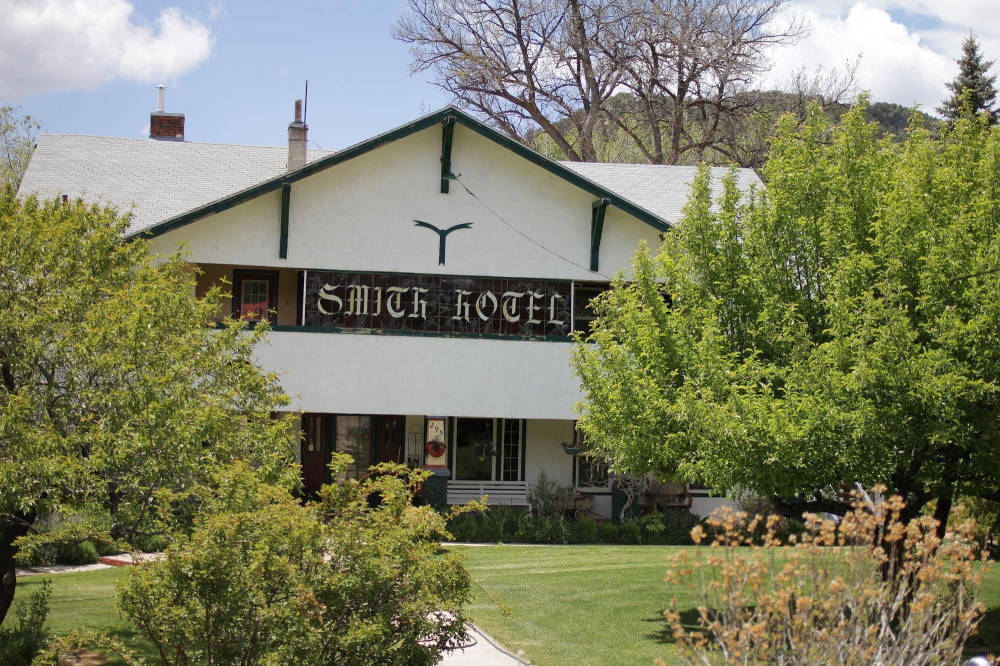 Historic Smith Hotel B&B Глендейл Экстерьер фото